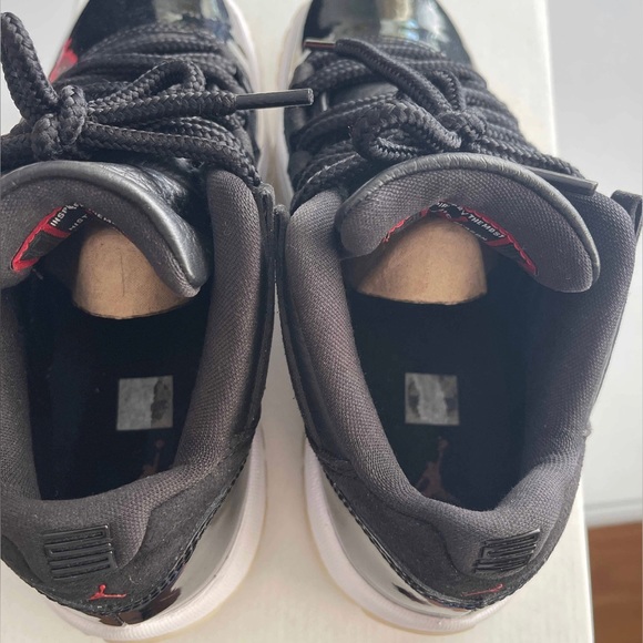 Air Jordan 11 Retro Low GS '72-10' (5Y/6.5W) 528896-001 - Picture 9 of 10